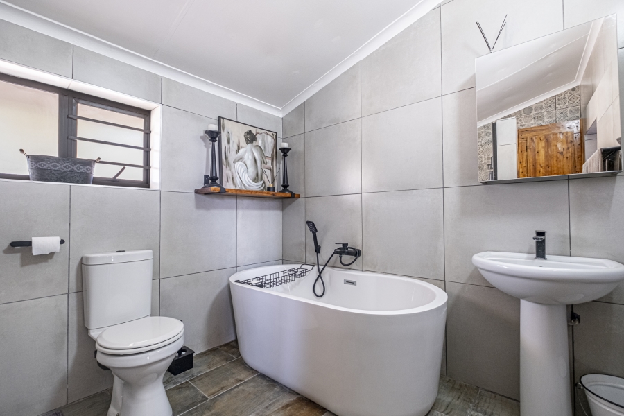 4 Bedroom Property for Sale in Manor Heights Eastern Cape